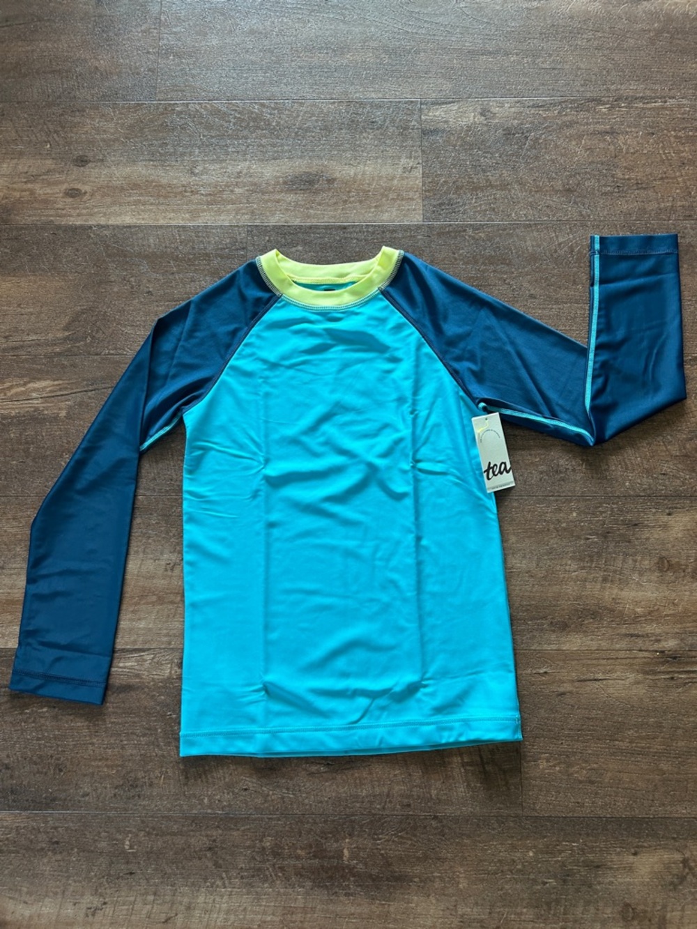 NWT Tea Collection Long Sleeve Rashguard Size 12 in Ocean Breeze Color